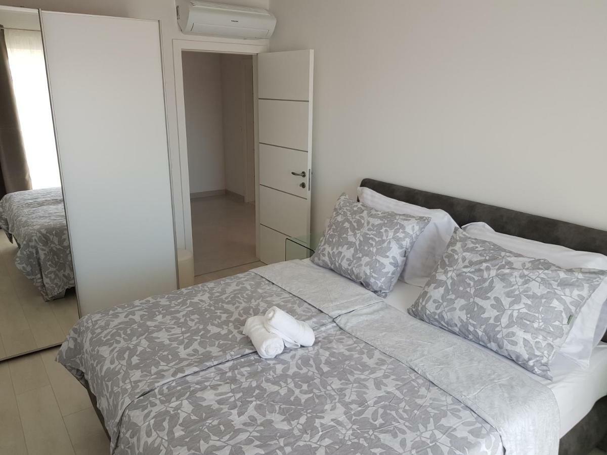Apartmani Marella Donji Seget Exterior foto